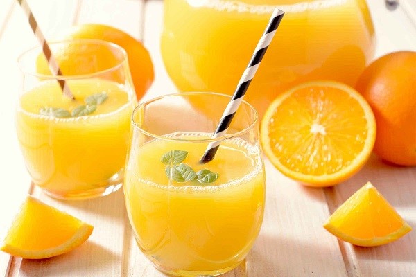 آب پرتقال از خشکی دهان جلوگیری می‌کند